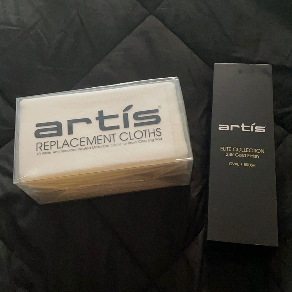 Artis brush
